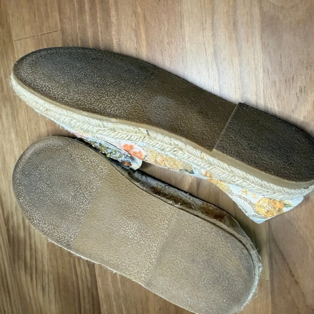J Reneé Gordana Jeweled Floral Espadrille Flats Women's 6.5M Rhinestone